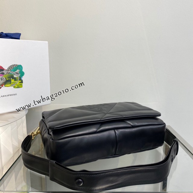 Prada專櫃最新款純手工菱形拼接圖案女包 1BD306 普拉達全羊皮翻蓋壓花斜挎包 csp1590